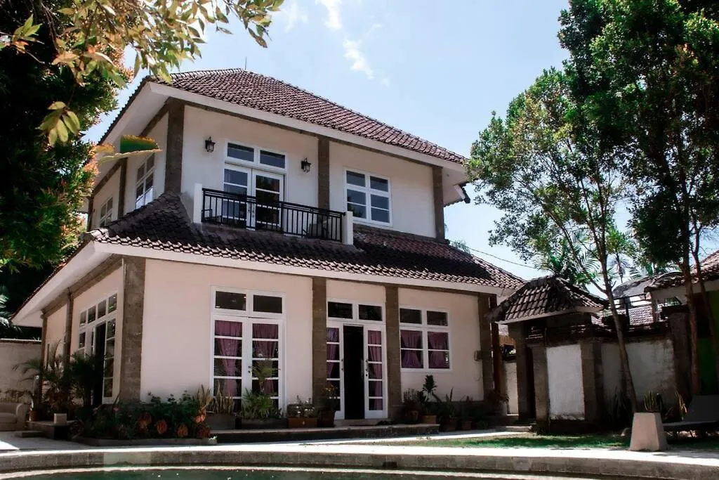 2 Bed Villa With Pool, Big Garden, Central Seminyak