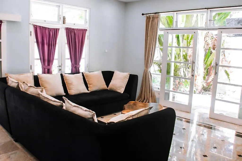 2 Bed Villa With Pool, Big Garden, Central Seminyak