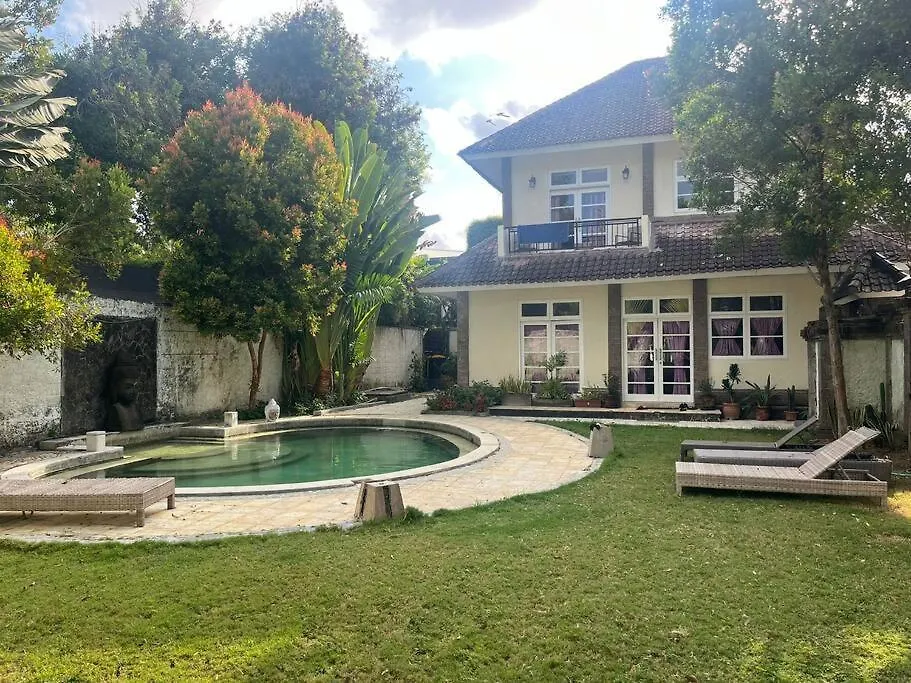 2 Bed Villa With Pool, Big Garden, Central Seminyak